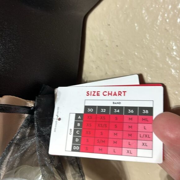 Spanx women’s large suit your fancy convertible strapless mid thigh bodysuit - Picture 3 of 10